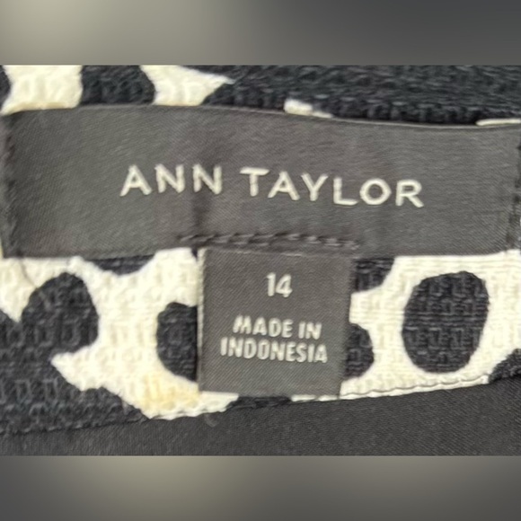 Ann Taylor Skirt Black And White Leaf Polka Dot Short Pencil Skirt Size Women 14 - Picture 3 of 3